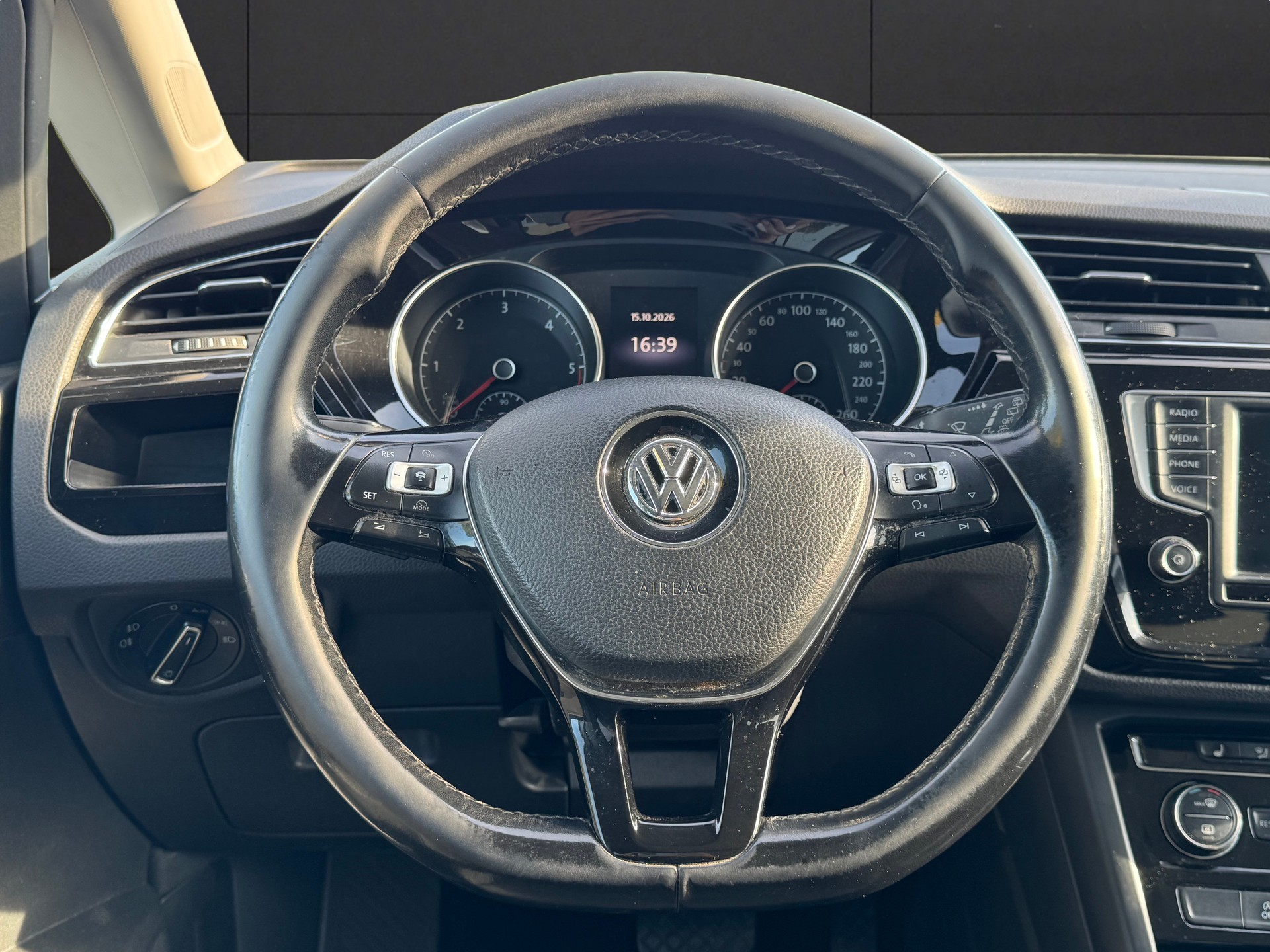 VW Touran 2.0 TDI BlueMotion Technology Comfortline DSG-image-12