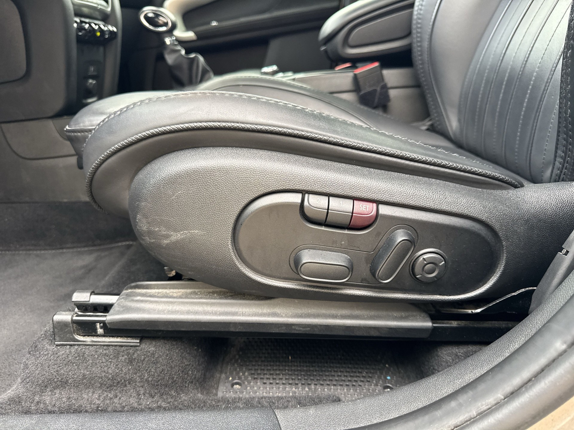 MINI Countryman Cooper SE ALL4 PHEV Steptronic-image-18