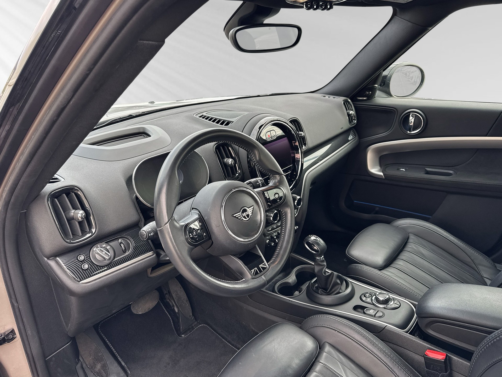 MINI Countryman Cooper SE ALL4 PHEV Steptronic-image-3