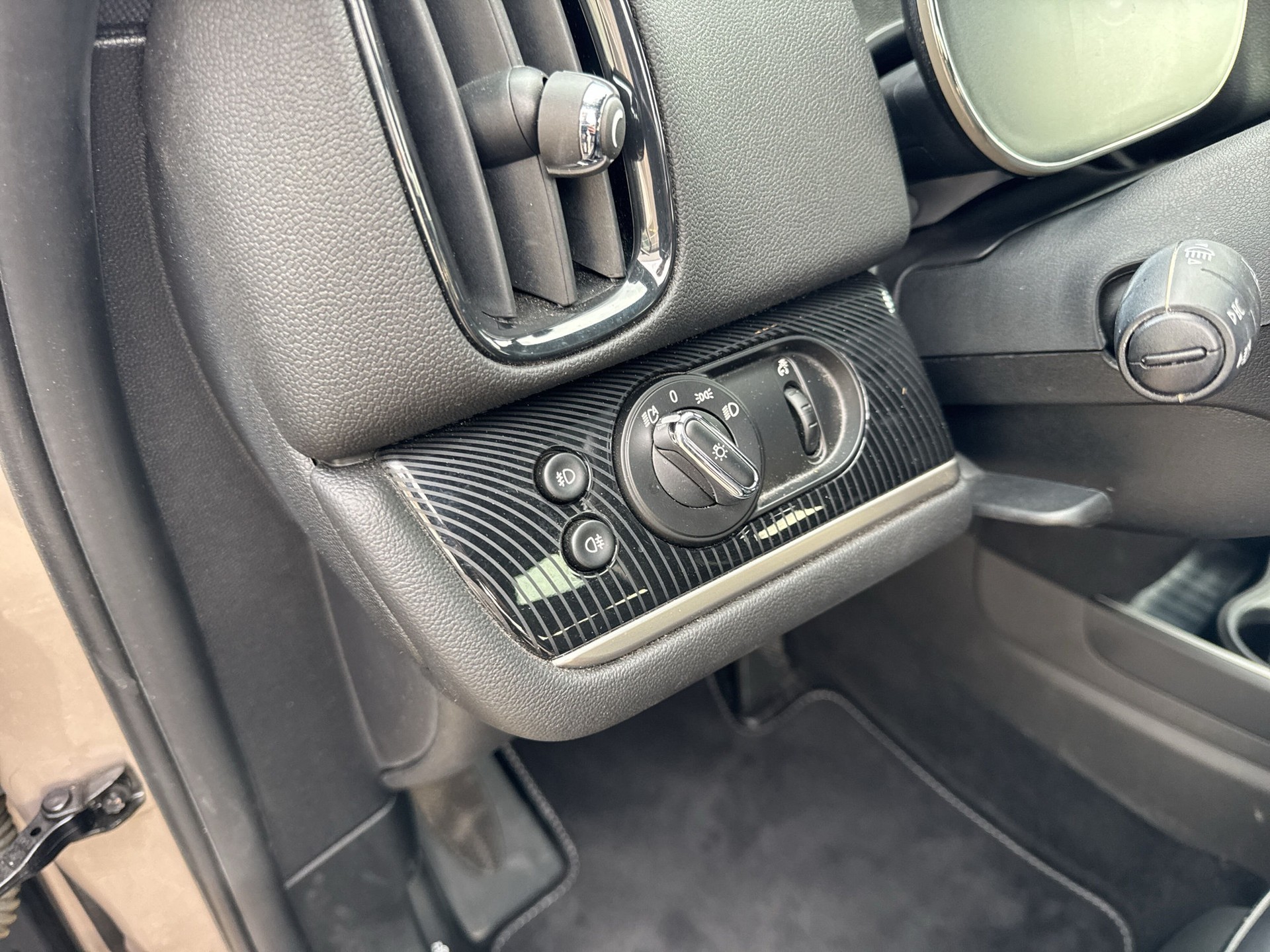 MINI Countryman Cooper SE ALL4 PHEV Steptronic-image-19