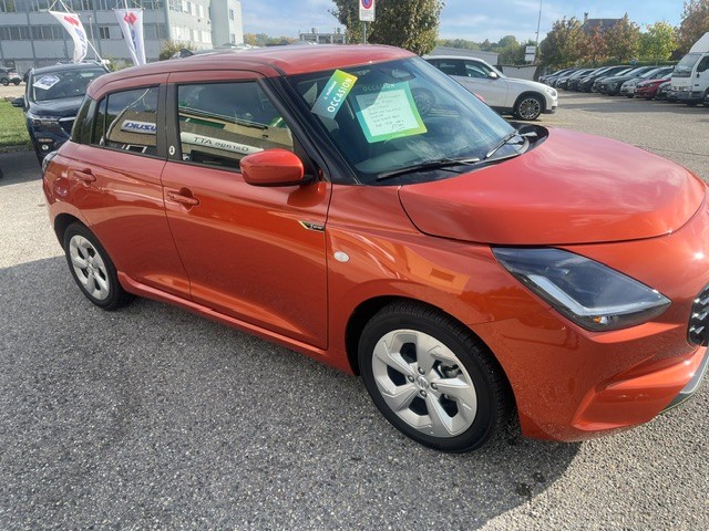 SUZUKI Swift 1.2 Compact+ Hybrid CVT-image-1