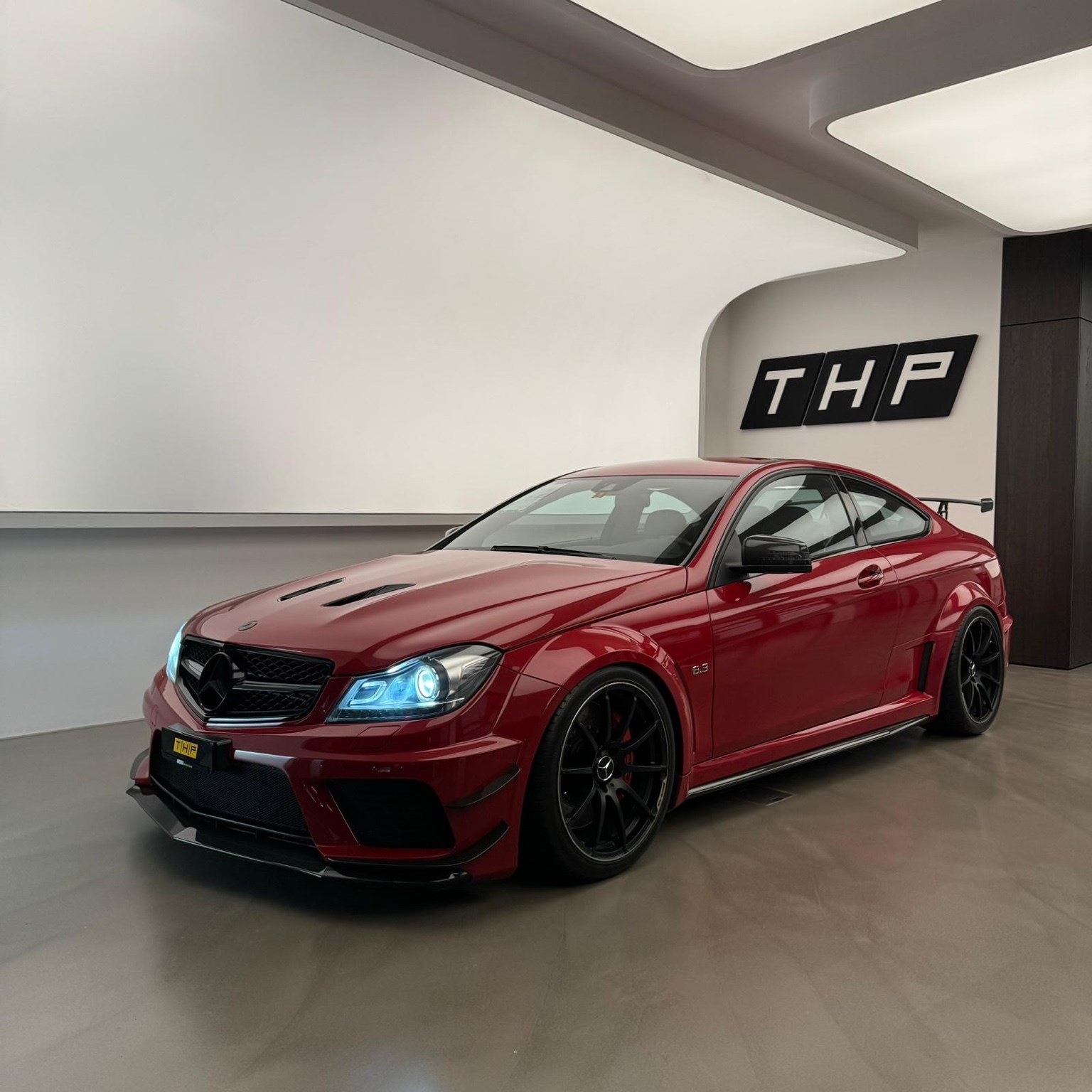 MERCEDES-BENZ C 63 Coupé BLACK SERIES-image-0