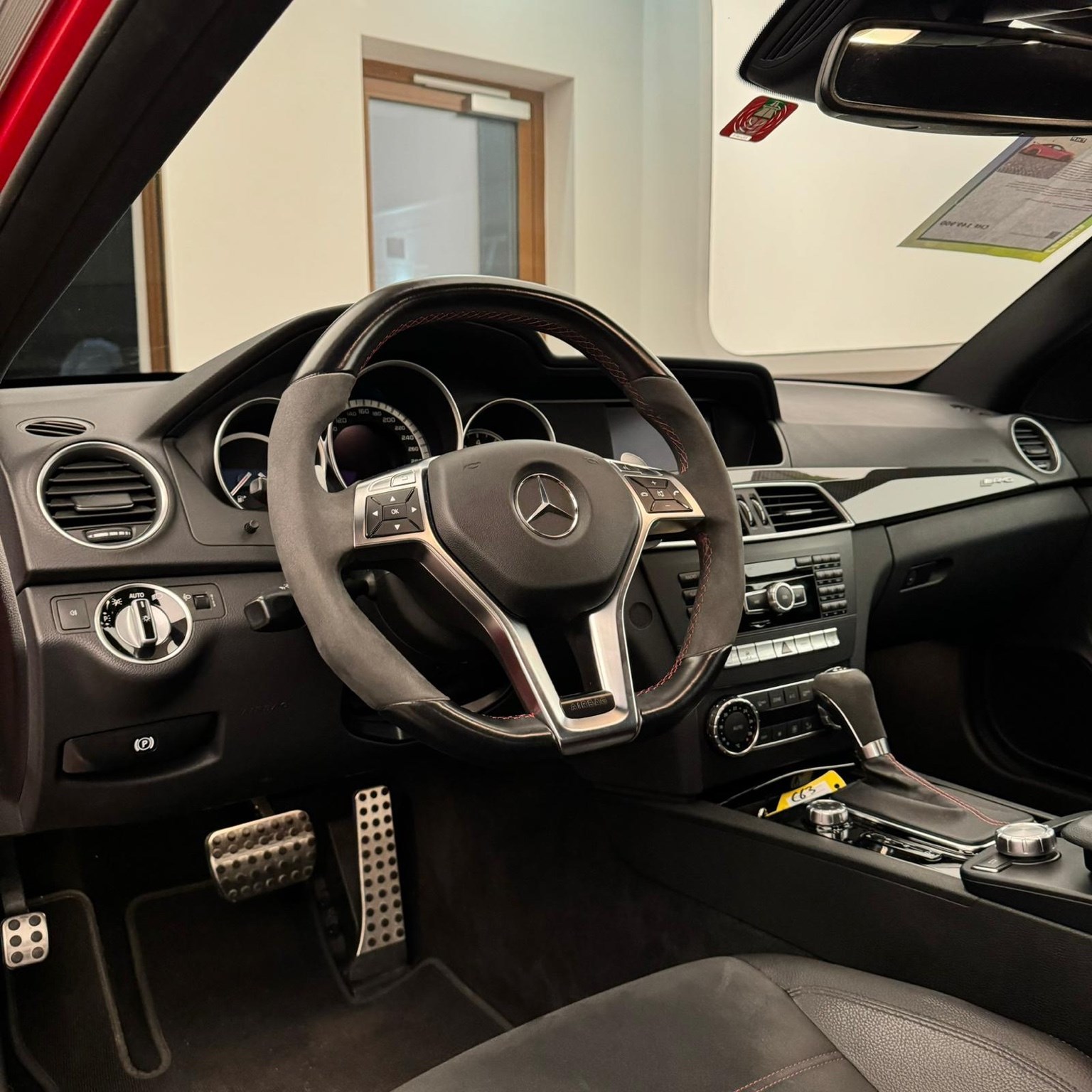 MERCEDES-BENZ C 63 Coupé BLACK SERIES-image-8