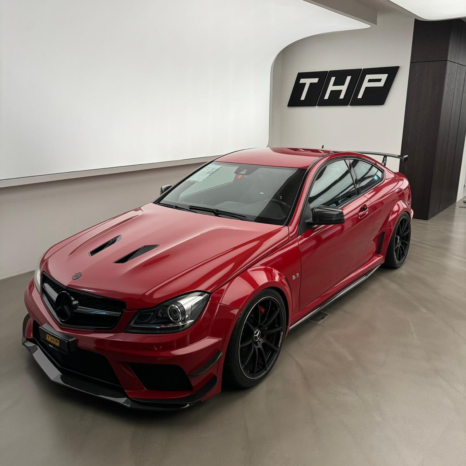 MERCEDES-BENZ C 63 Coupé BLACK SERIES-image-1