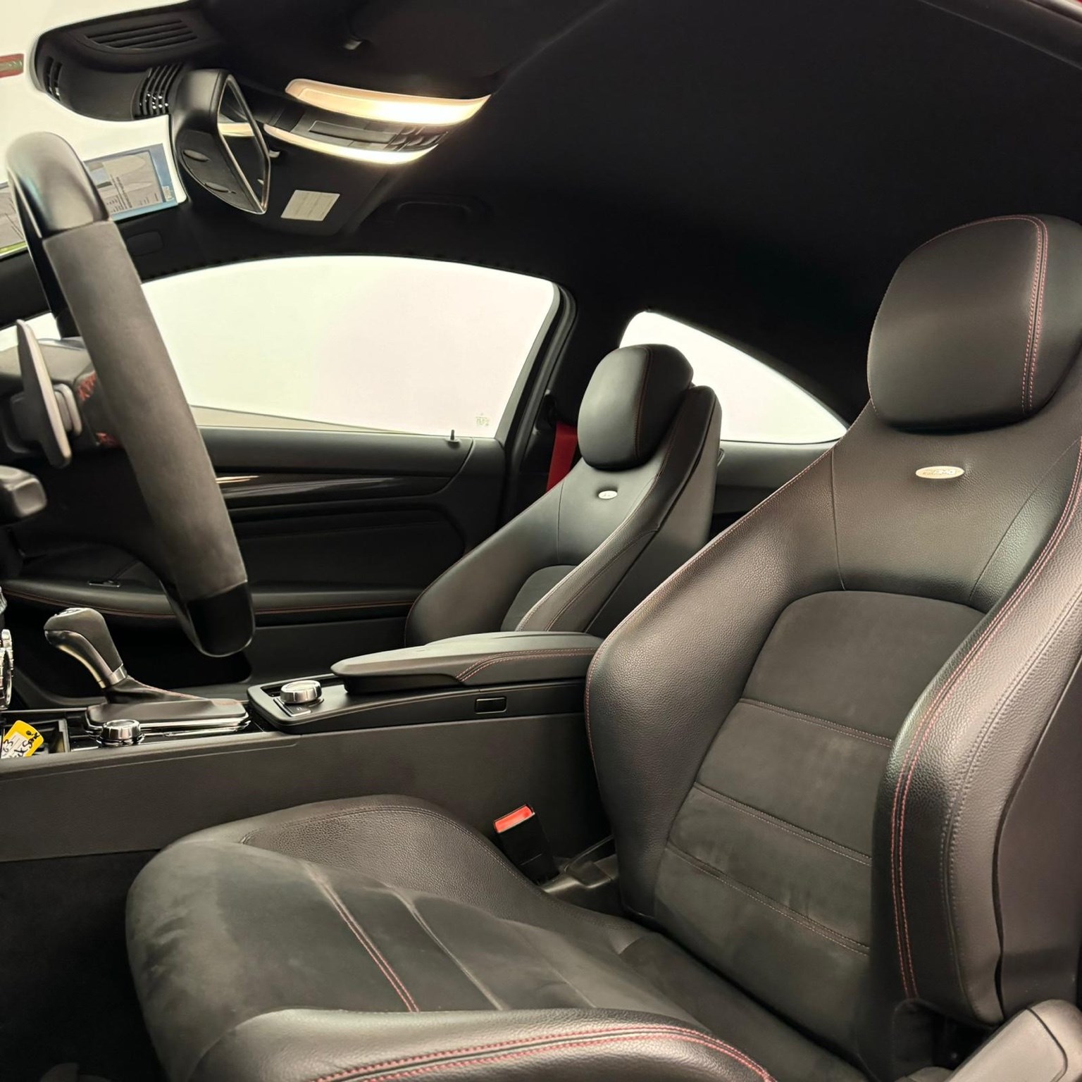 MERCEDES-BENZ C 63 Coupé BLACK SERIES-image-6