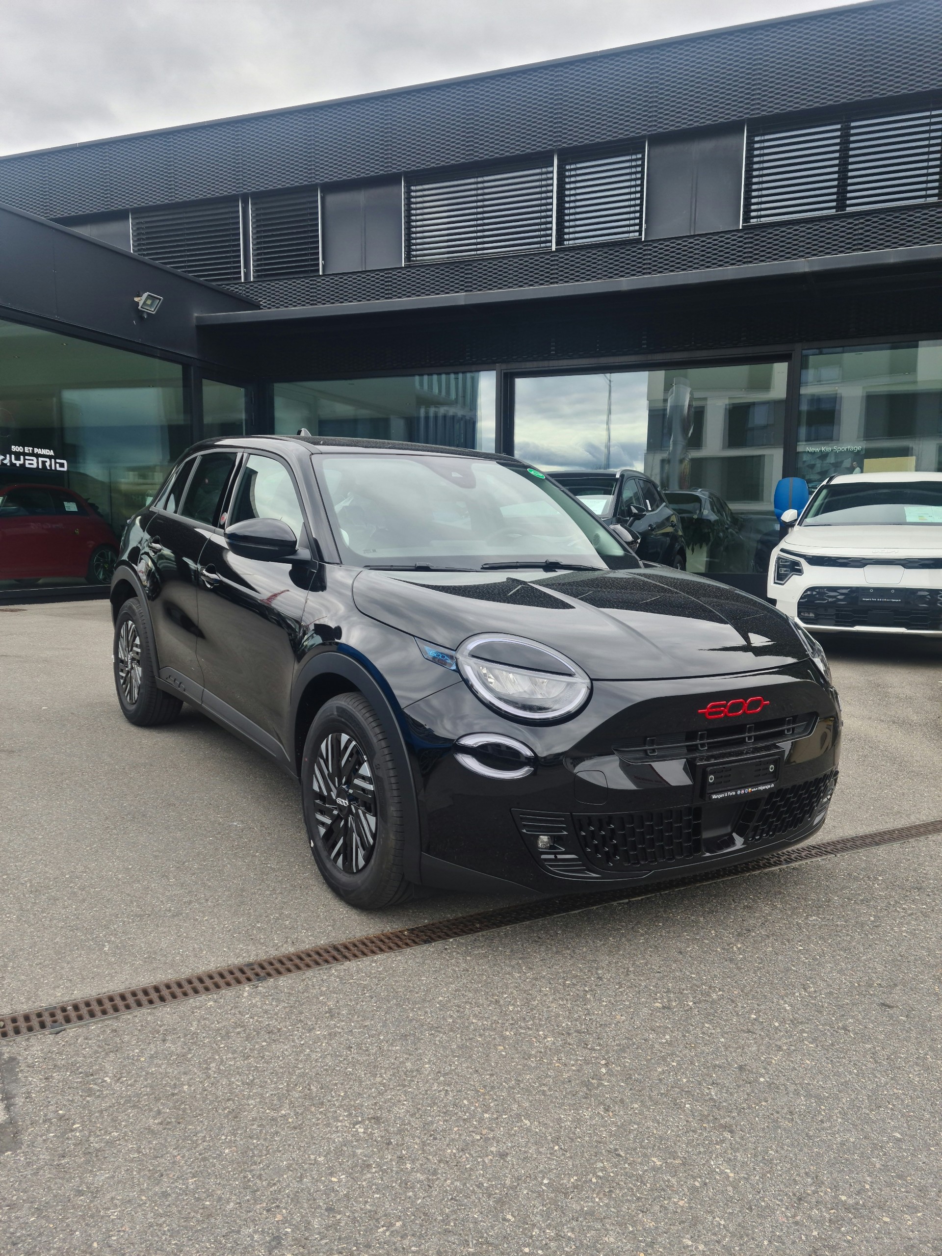 FIAT 600e Red-image-1