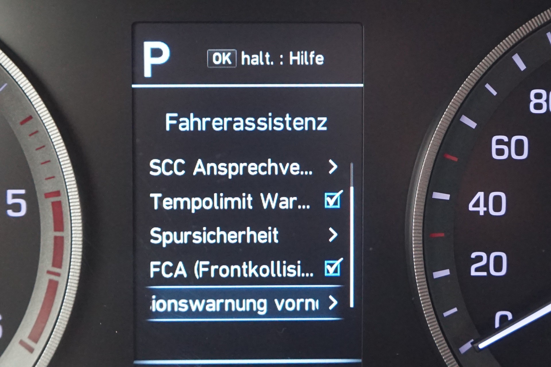HYUNDAI Tucson 1.6 CRDI Amplia 4WD - SWISS EDITION - LED LICHT - KAMERA - WINTER PAKET - SPUR ASSISTENT - KOLLISIONS ASSISTTENT **-image-20