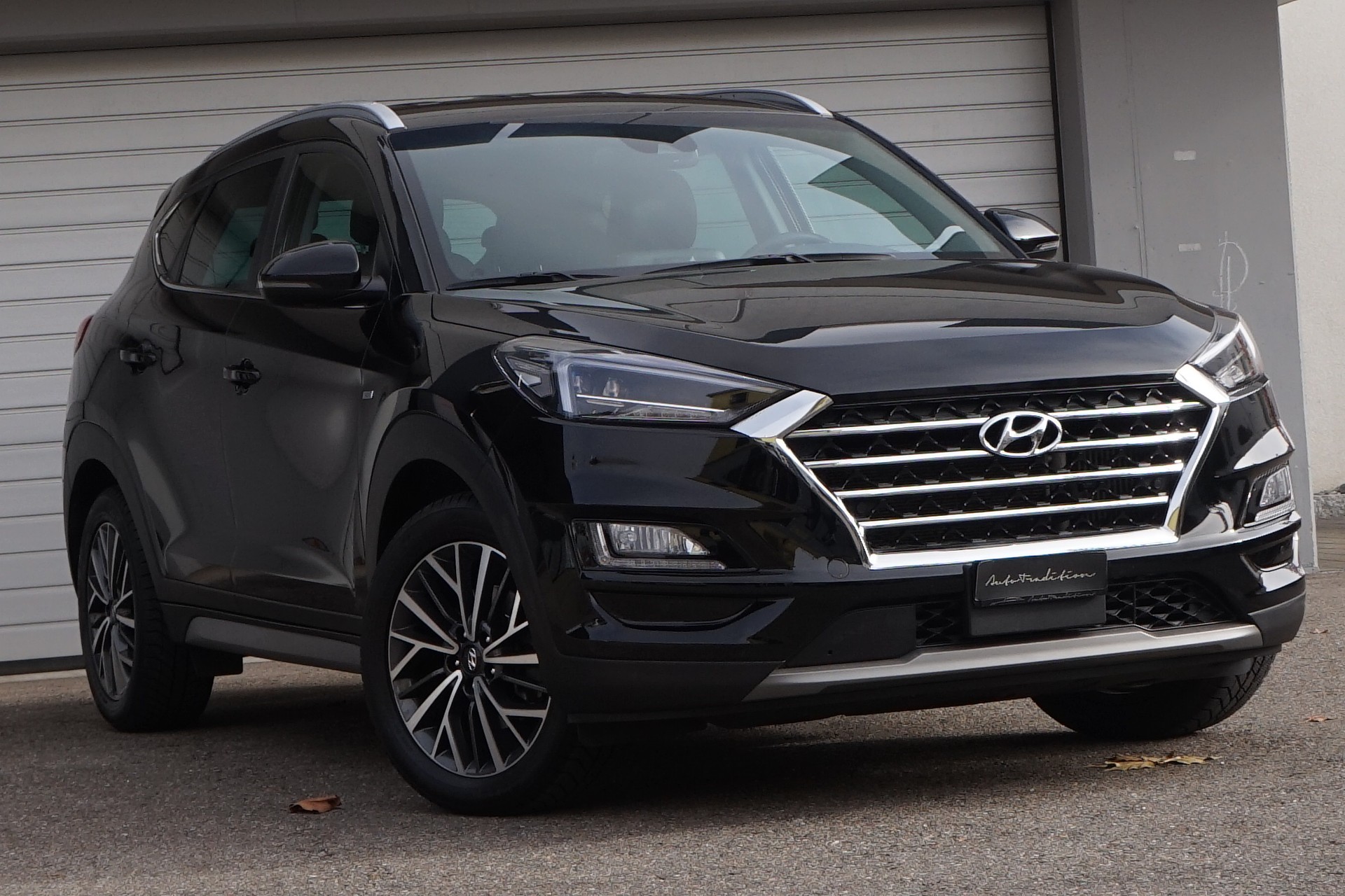 HYUNDAI Tucson 1.6 CRDI Amplia 4WD - SWISS EDITION - LED LICHT - KAMERA - WINTER PAKET - SPUR ASSISTENT - KOLLISIONS ASSISTTENT **