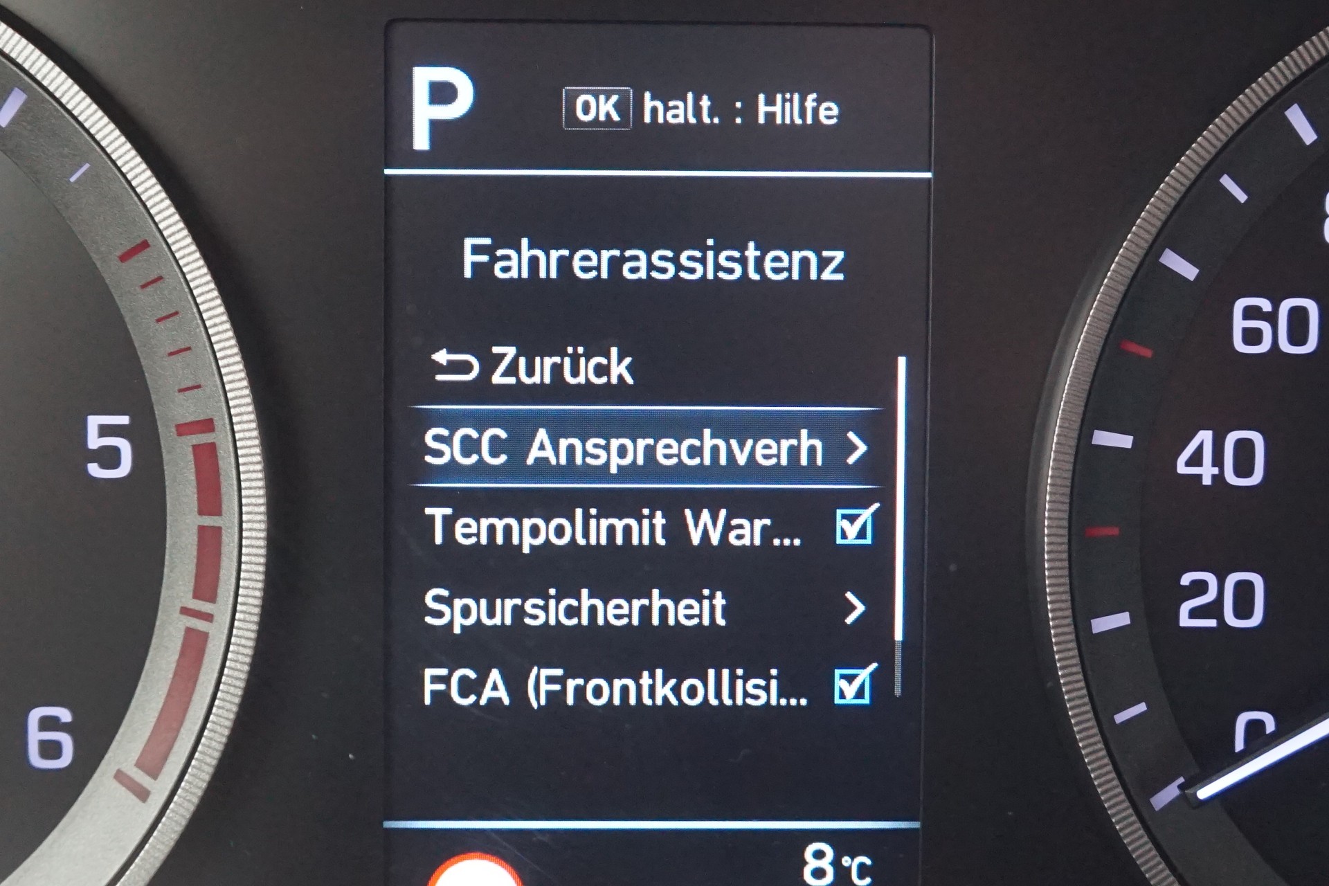 HYUNDAI Tucson 1.6 CRDI Amplia 4WD - SWISS EDITION - LED LICHT - KAMERA - WINTER PAKET - SPUR ASSISTENT - KOLLISIONS ASSISTTENT **-image-19