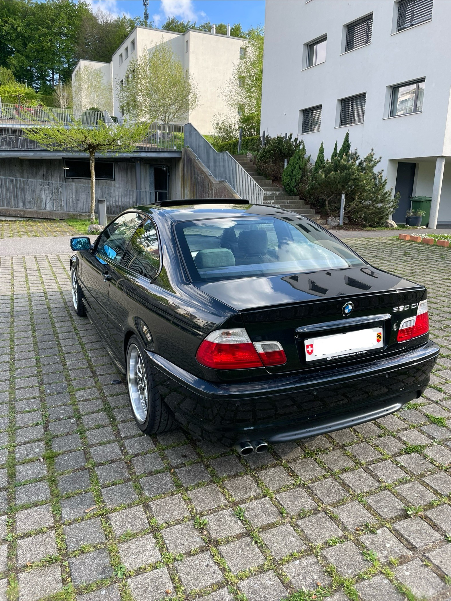 BMW 330Ci Coupé-image-1