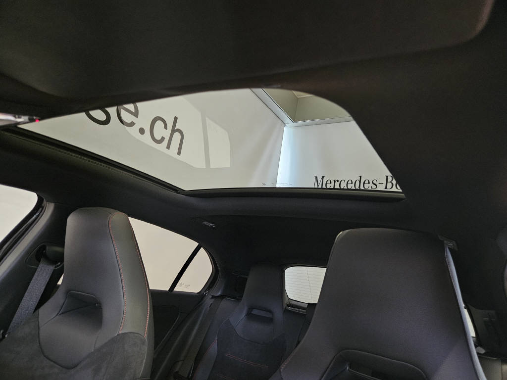 MERCEDES-BENZ A 35 AMG 4Matic-image-8