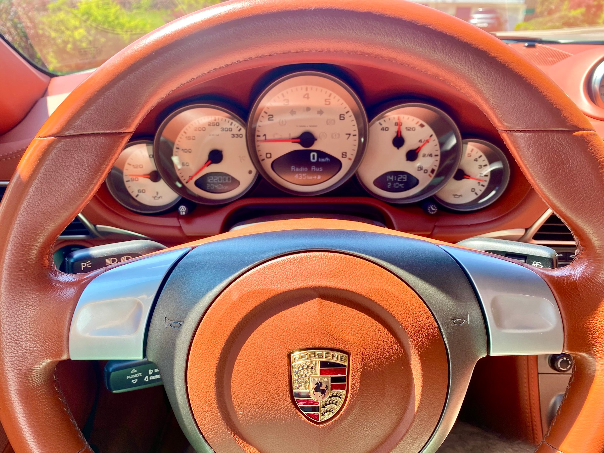PORSCHE 911 Carrera S-image-4