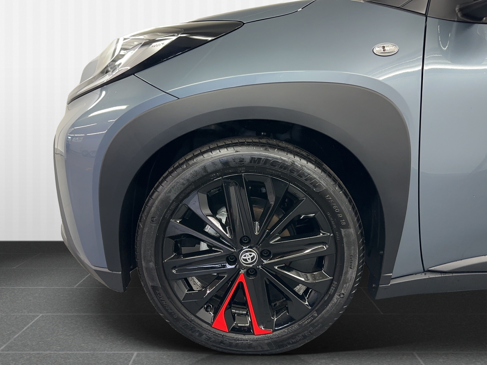 TOYOTA Aygo X 1.0 VVT-i Undercover-image-4