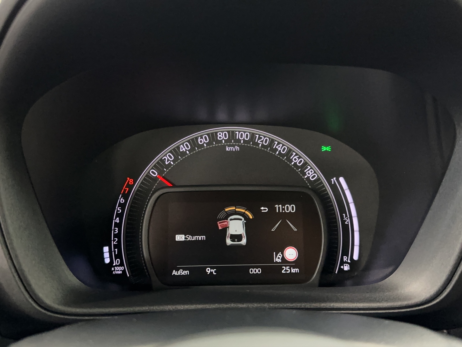TOYOTA Aygo X 1.0 VVT-i Undercover-image-13