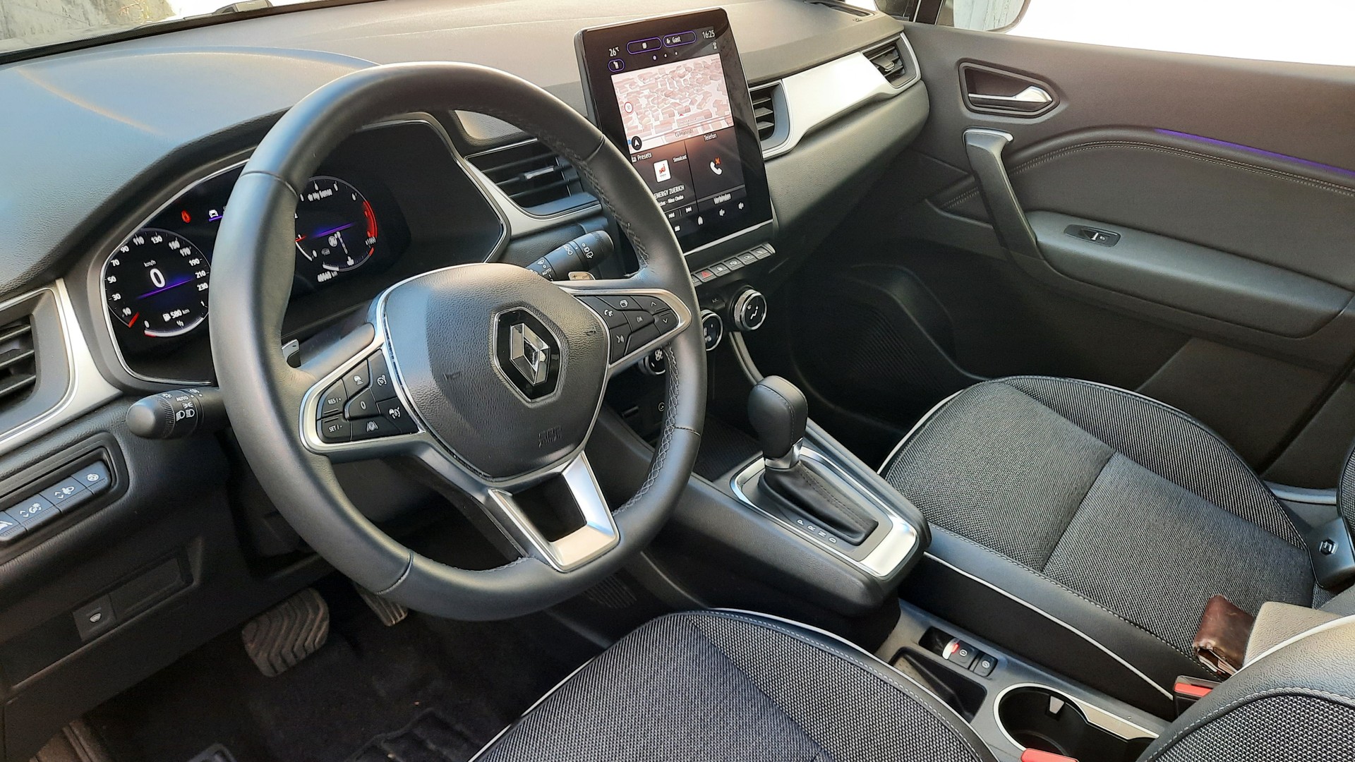 RENAULT Captur 1.3 TCe Techno EDC-image-4