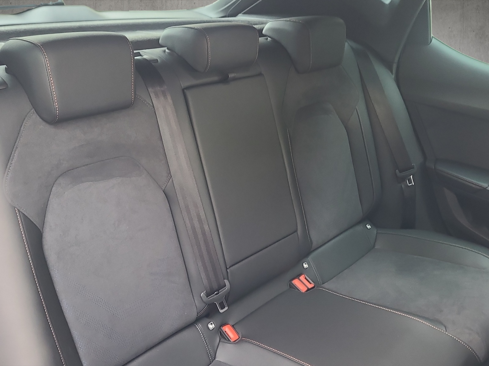 CUPRA Leon 1.5 eTSI DSG-image-13