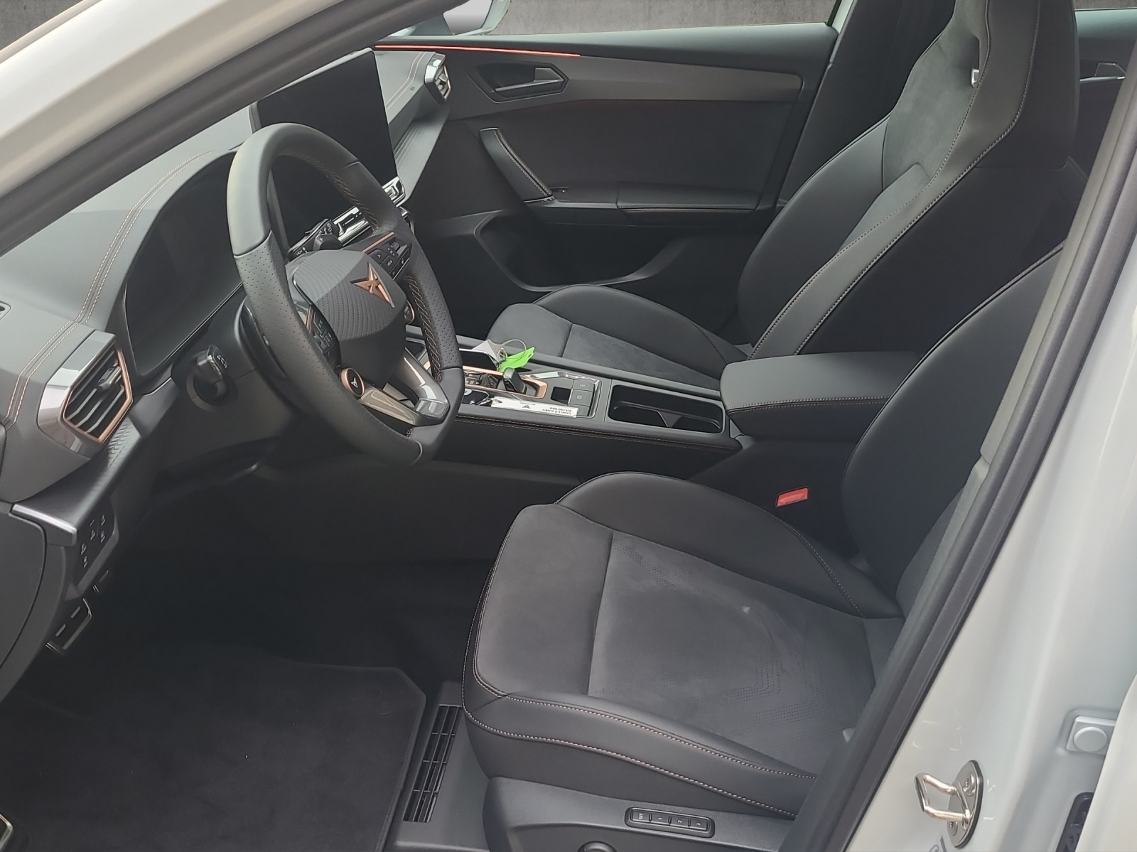 CUPRA Leon 1.5 eTSI DSG-image-7