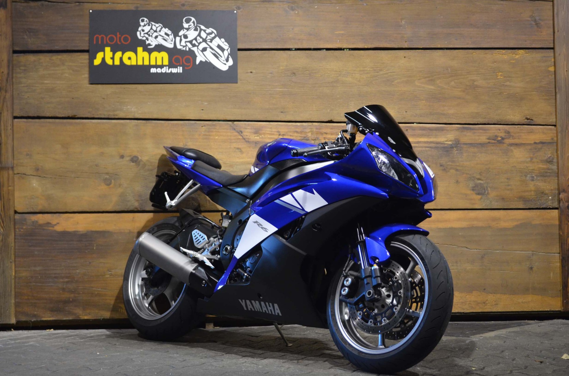 YAMAHA YZF-R6