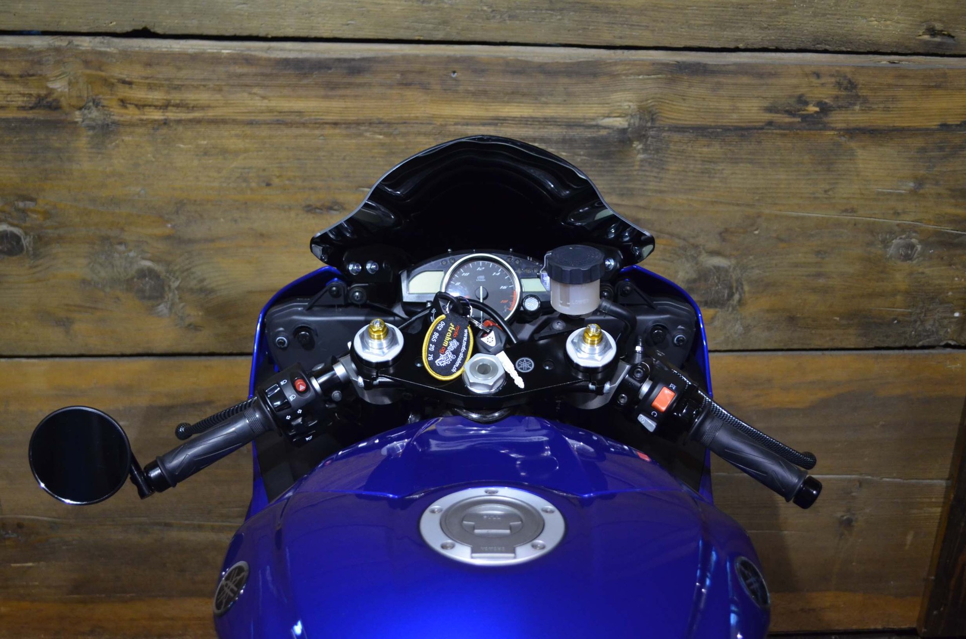 YAMAHA YZF-R6-showroom-element-2