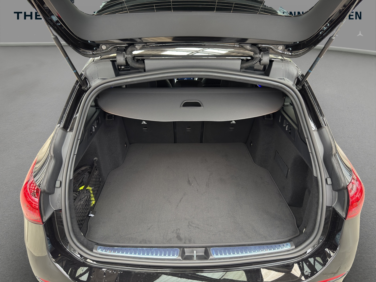 MERCEDES-BENZ C 220 d T 4 Matic-image-15