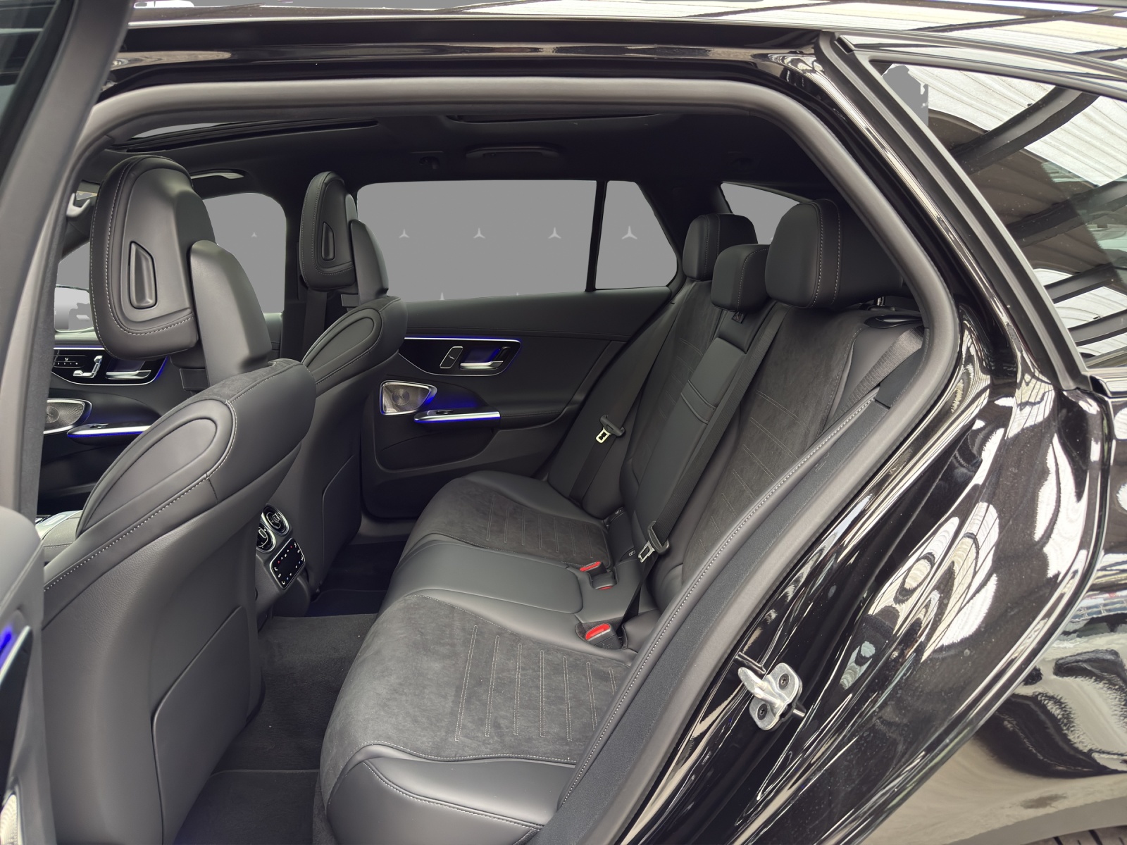 MERCEDES-BENZ C 220 d T 4 Matic-image-13