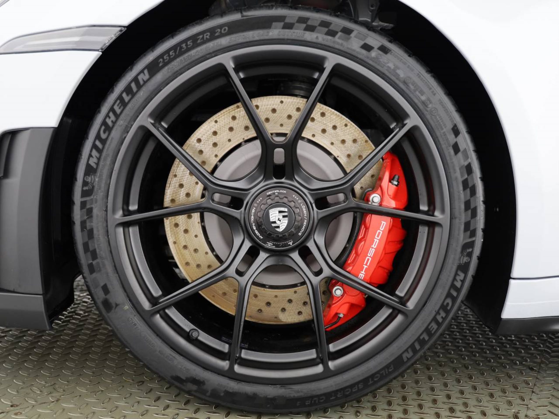 PORSCHE 911 GT3 mit Touring-Paket-image-8