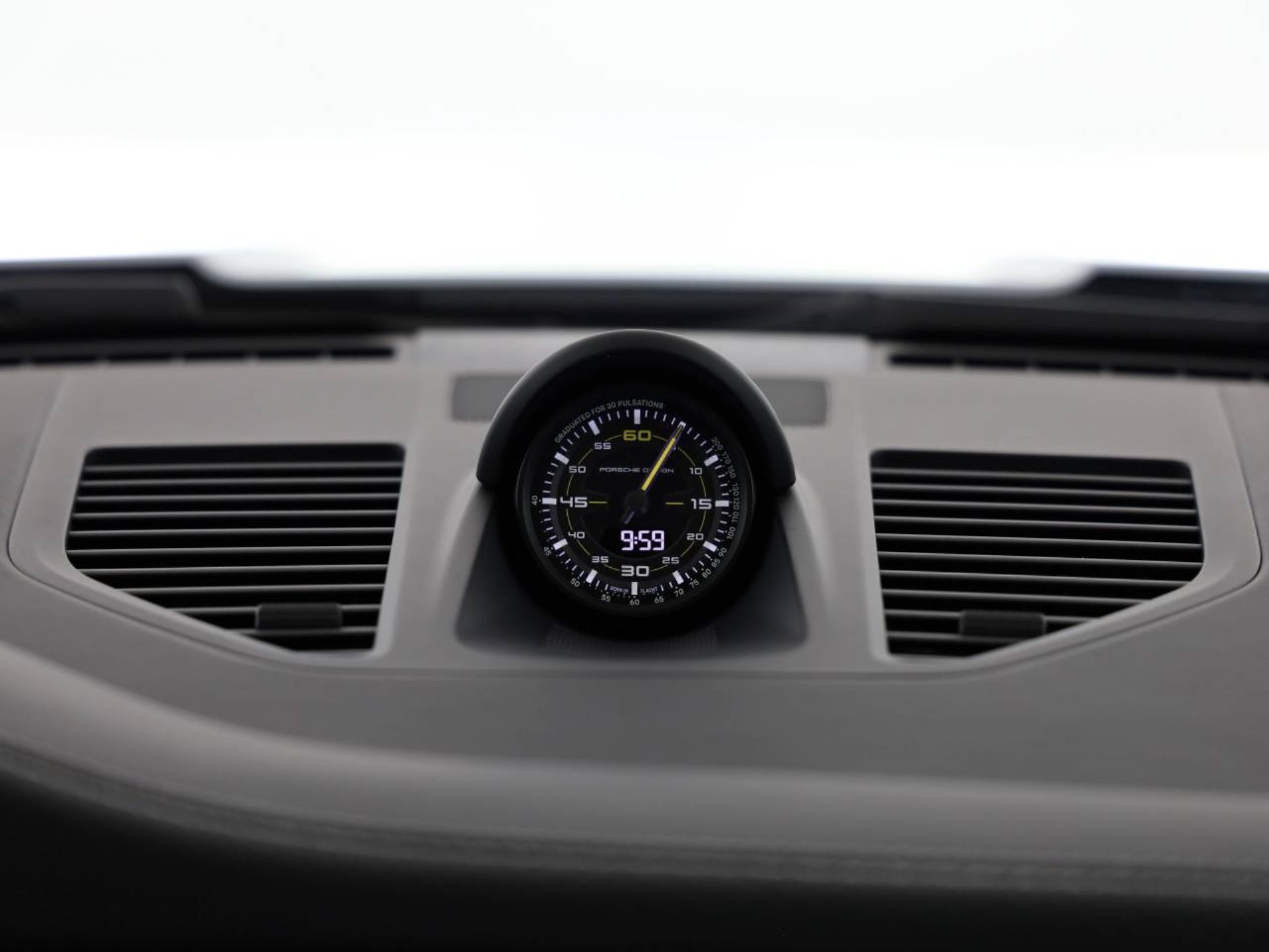 PORSCHE 911 GT3 mit Touring-Paket-image-13