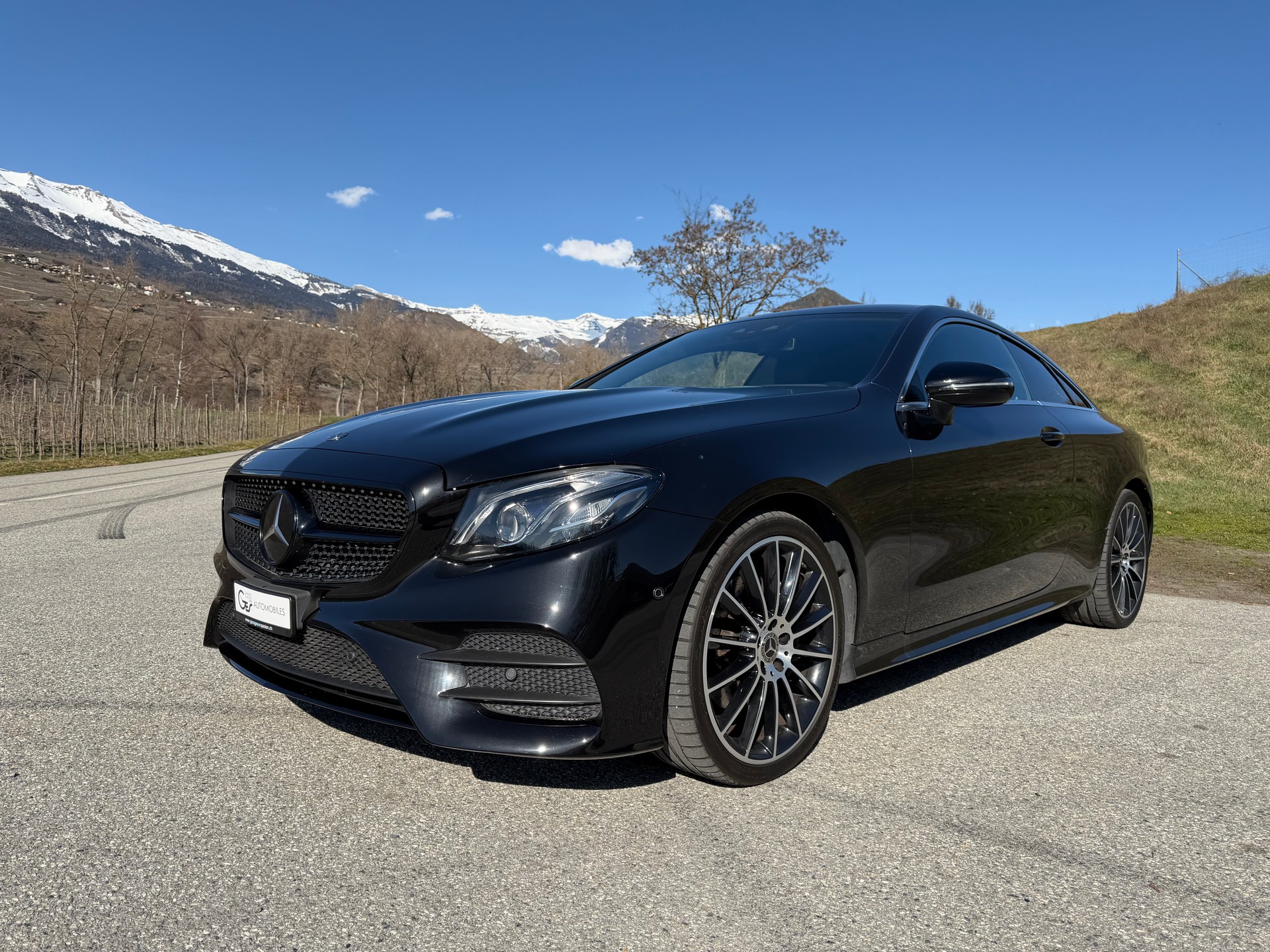MERCEDES-BENZ E 200 Coupé AMG Line 4 Matic 9G-Tronic-image-2