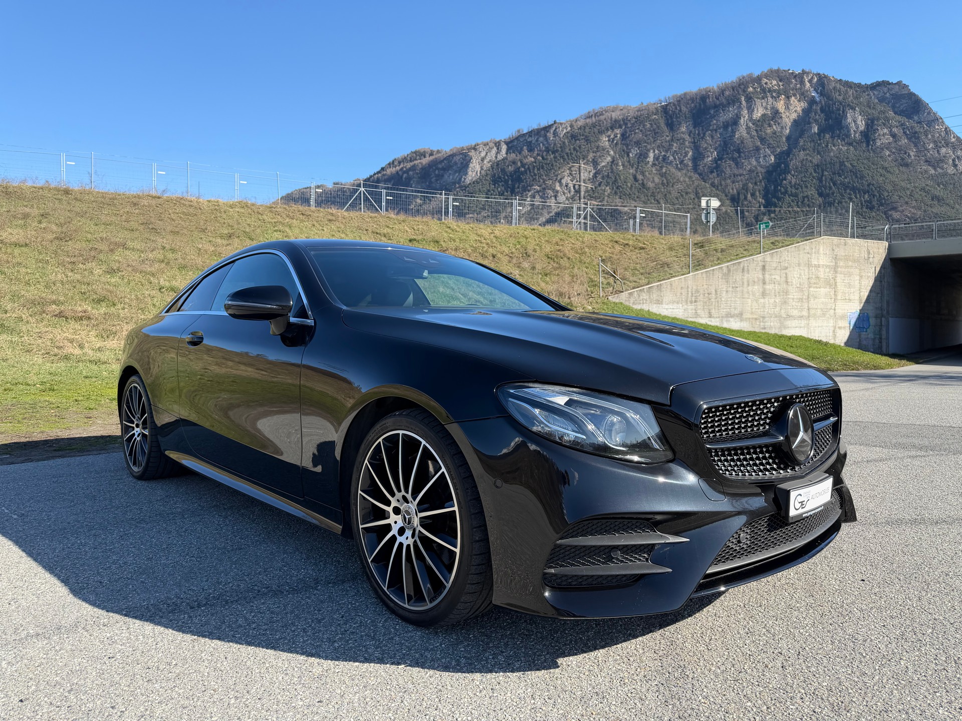 MERCEDES-BENZ E 200 Coupé AMG Line 4 Matic 9G-Tronic-image-1