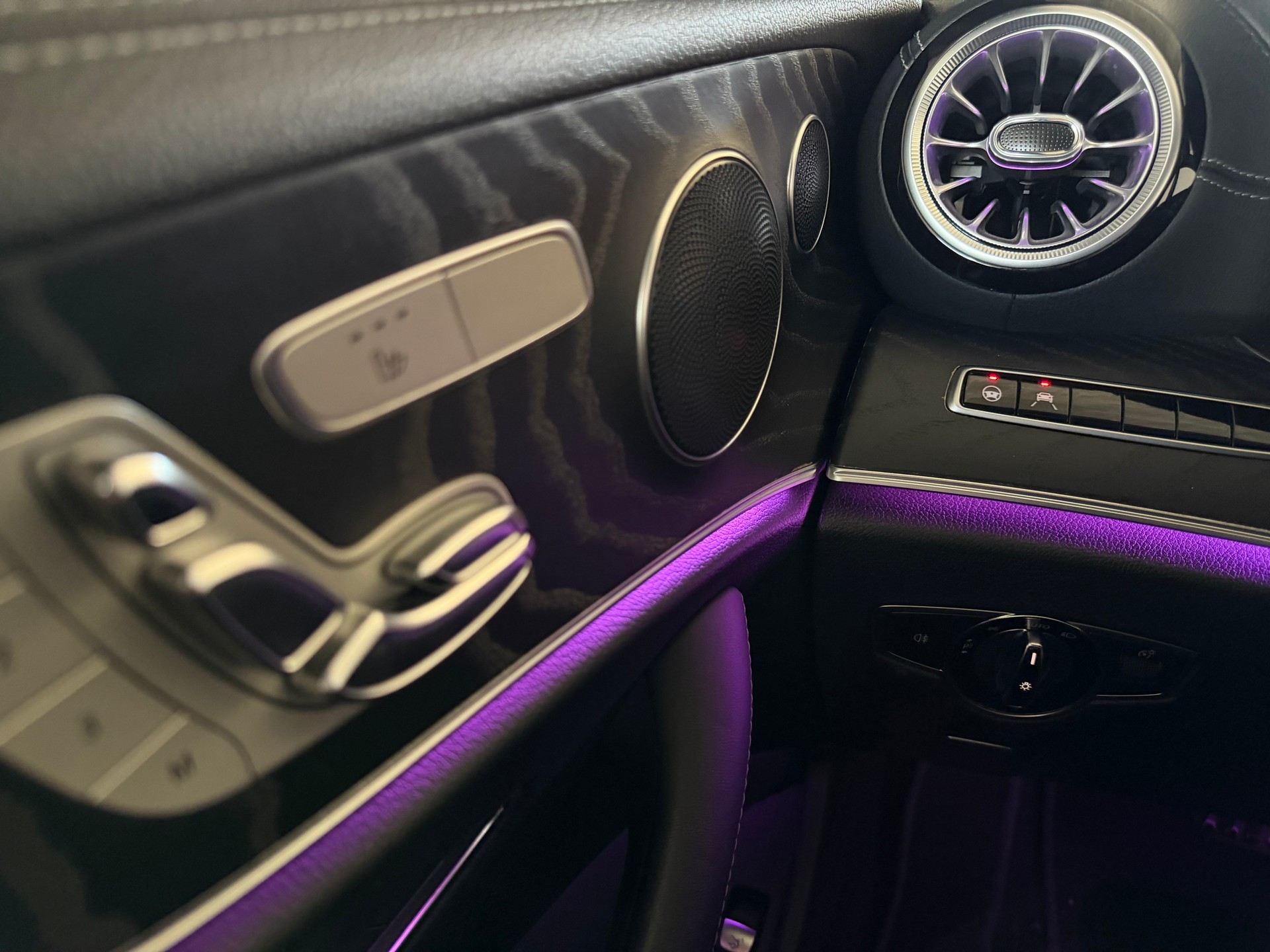 MERCEDES-BENZ E 200 Coupé AMG Line 4 Matic 9G-Tronic-image-21
