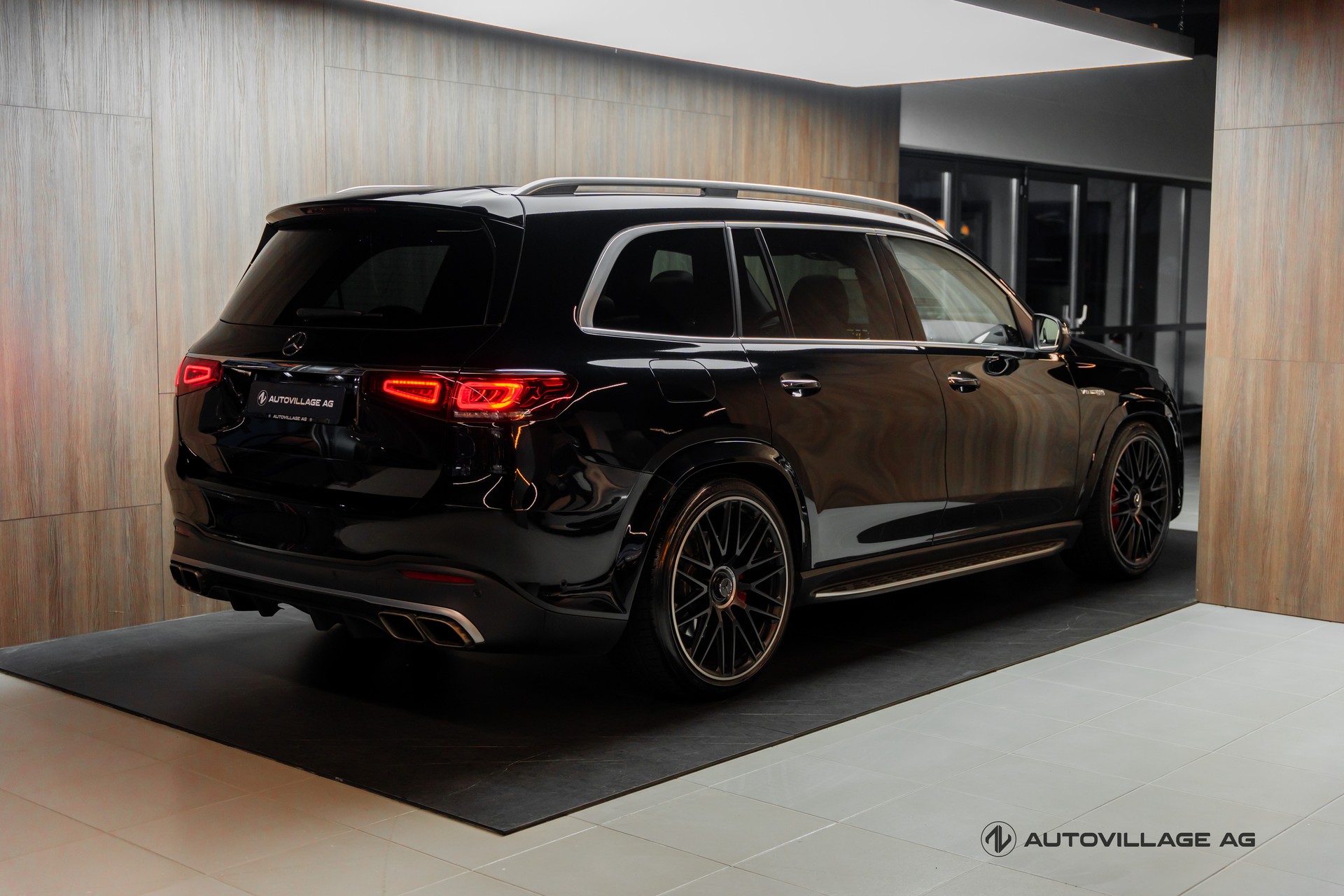 MERCEDES-BENZ GLS 63 4Matic+ TCT 9G-showroom-element-1
