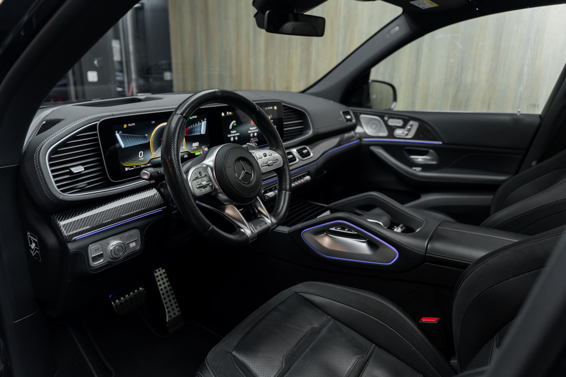 MERCEDES-BENZ GLS 63 4Matic+ TCT 9G-showroom-element-3