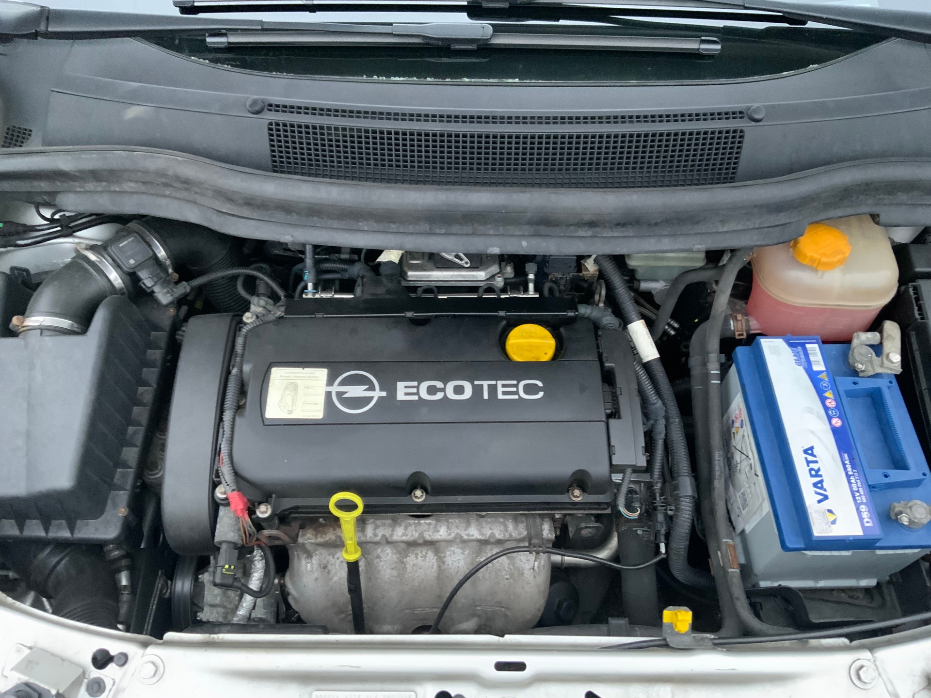 OPEL Zafira 1.8i 16V Cosmo-image-12
