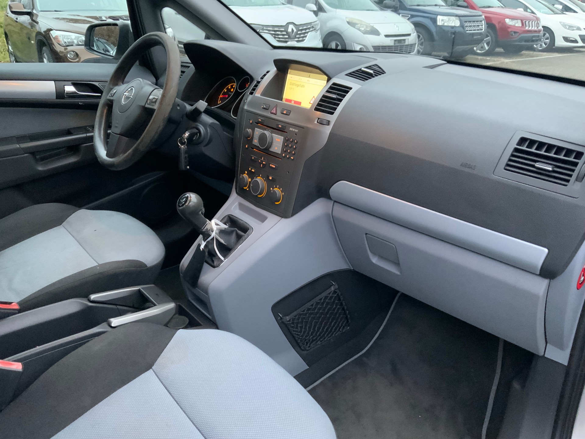 OPEL Zafira 1.8i 16V Cosmo-image-8