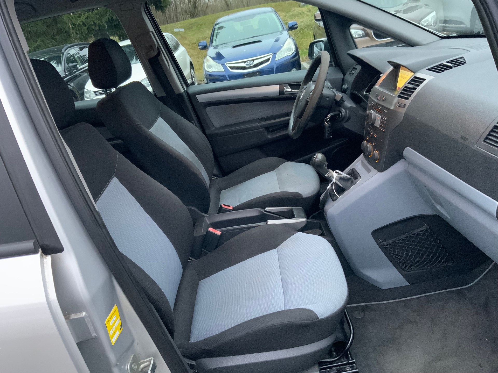OPEL Zafira 1.8i 16V Cosmo-image-9