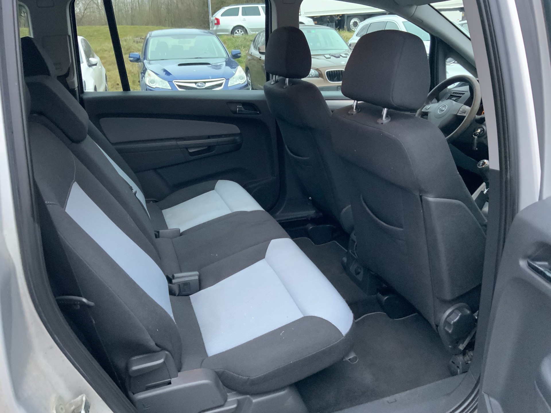 OPEL Zafira 1.8i 16V Cosmo-image-10