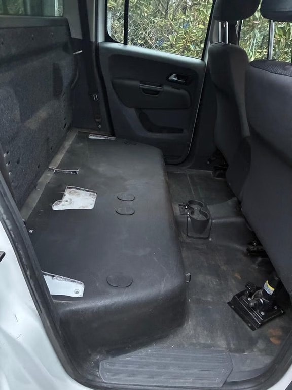 VW Amarok 2.0 BiTDI Trendline 4Motion permanent A-image-10