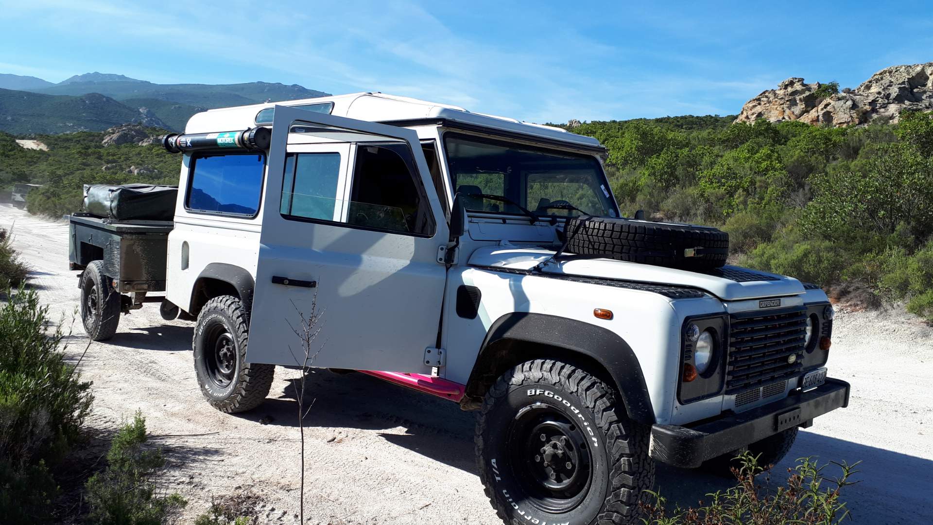 LAND ROVER Defender 110 CSW 2.5 Td5-image-1