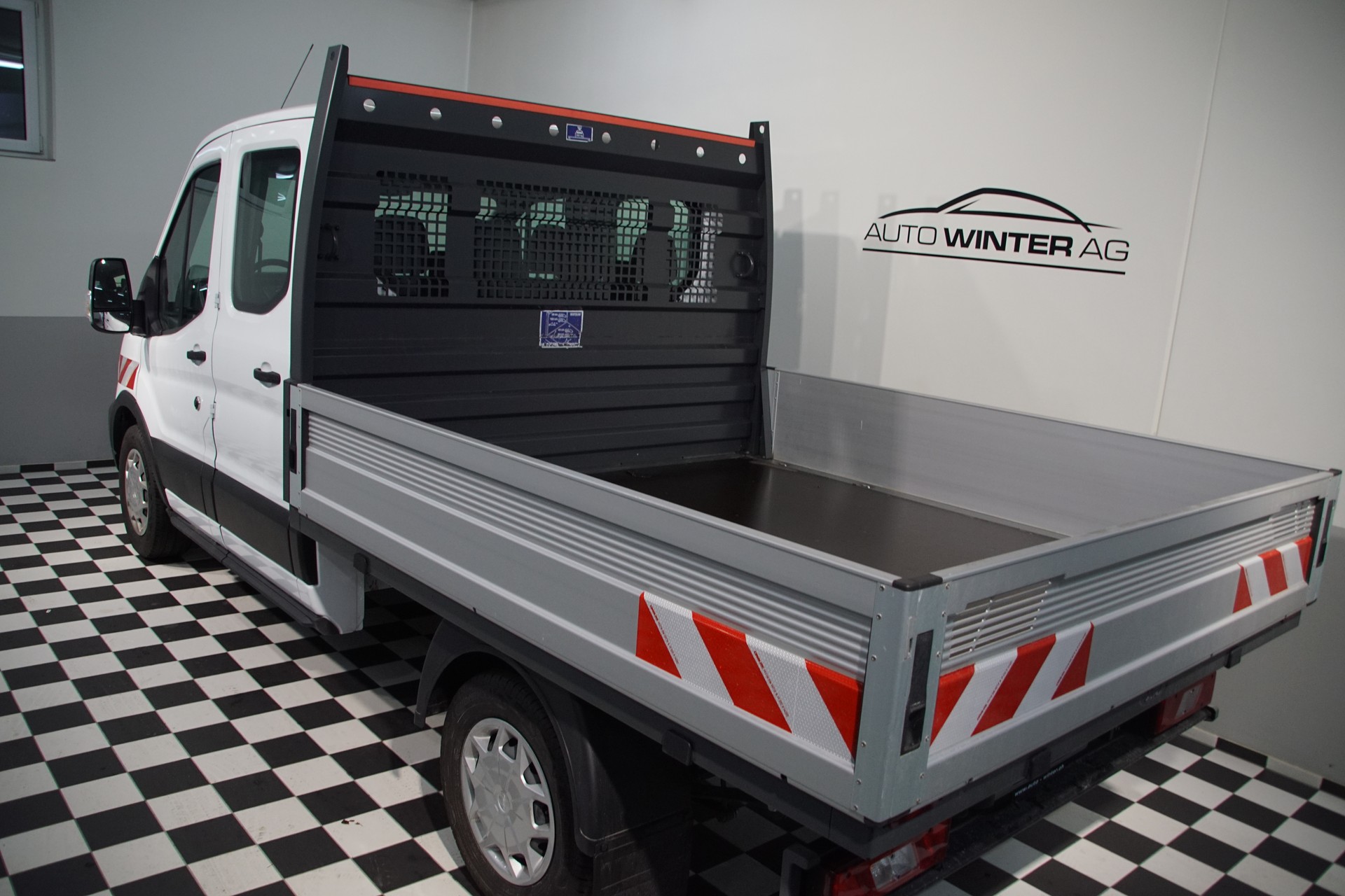 FORD Transit 350 L2 Trend 2.0 TDCi 130 FWD A-image-7