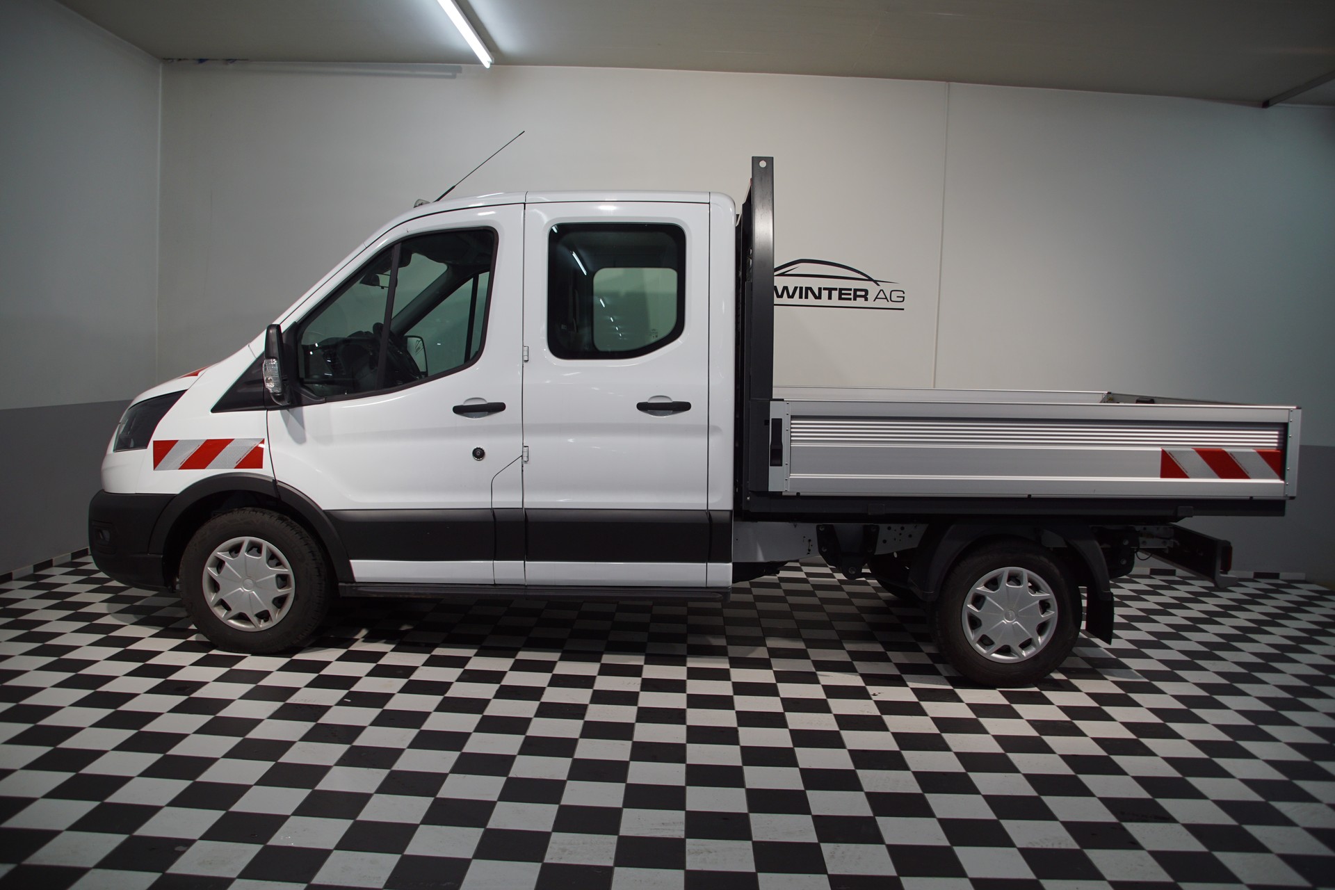 FORD Transit 350 L2 Trend 2.0 TDCi 130 FWD A-image-8