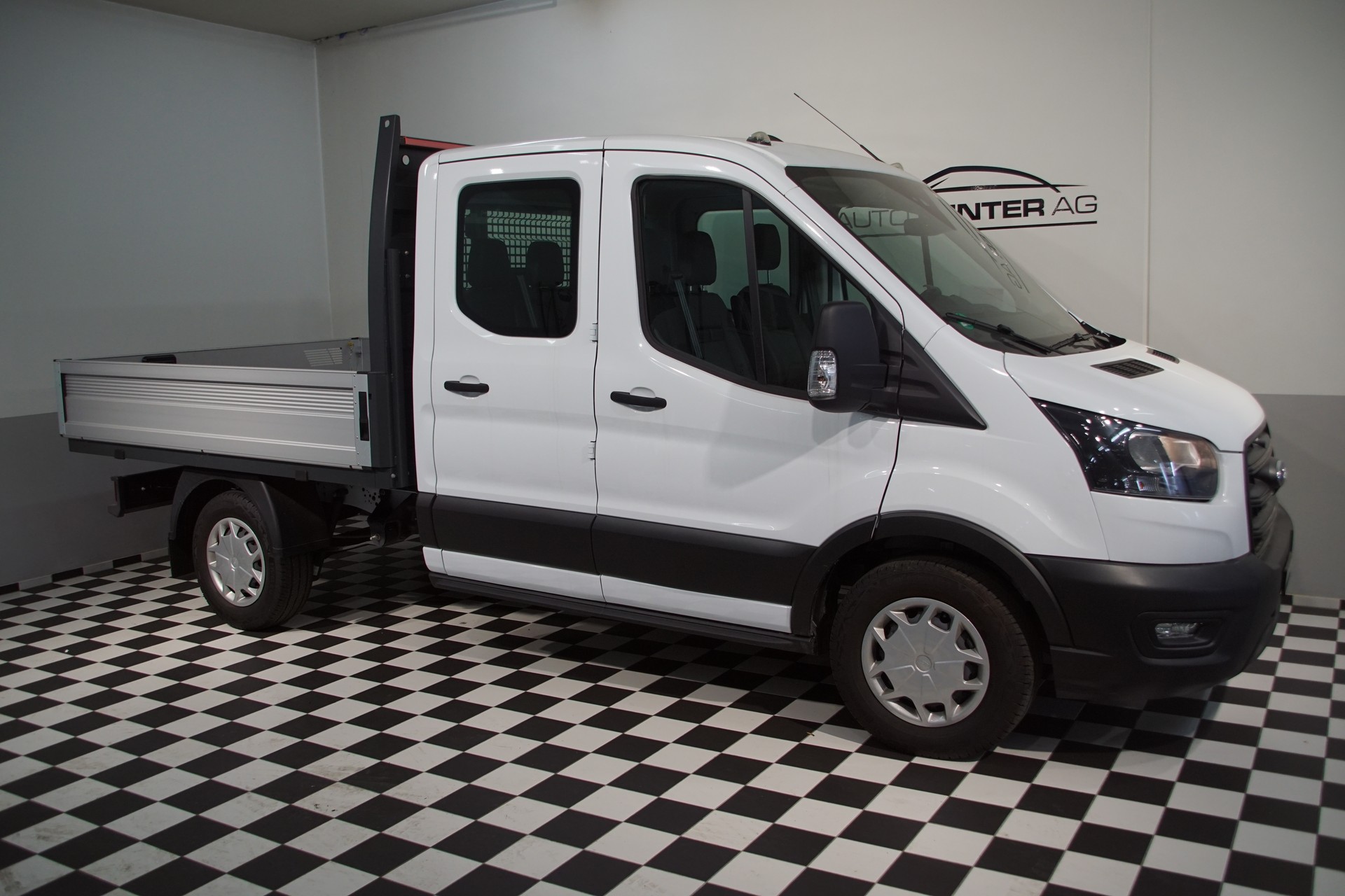 FORD Transit 350 L2 Trend 2.0 TDCi 130 FWD A-showroom-element-2