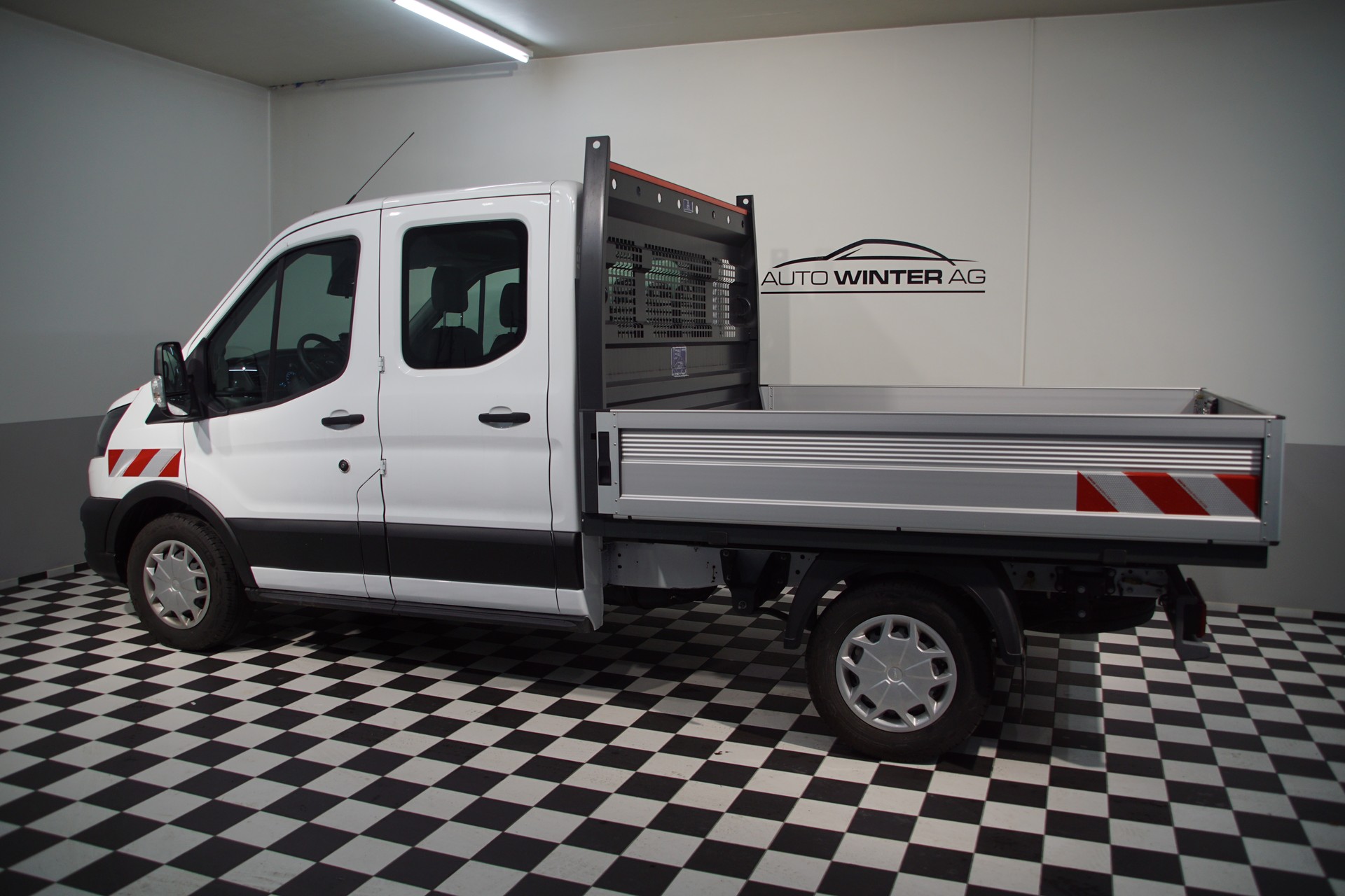FORD Transit 350 L2 Trend 2.0 TDCi 130 FWD A-image-5
