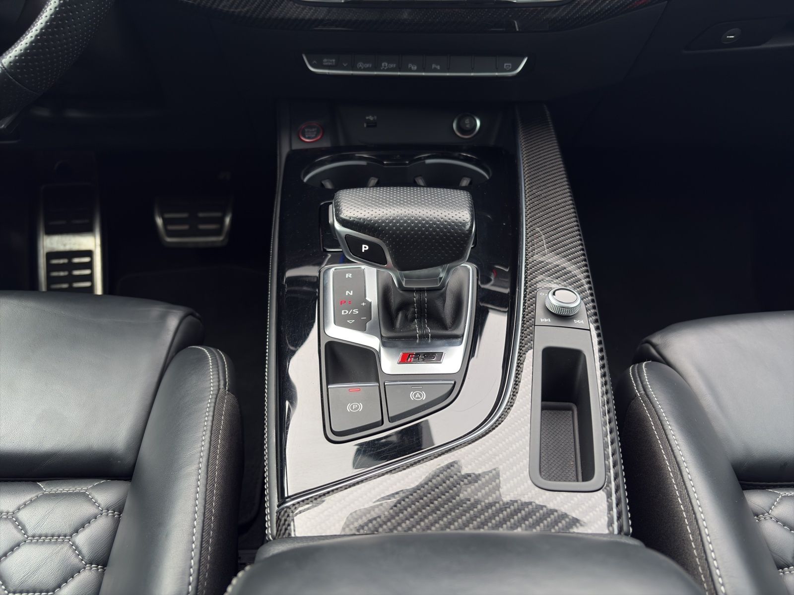 AUDI RS4 Avant quattro tiptronic-image-12