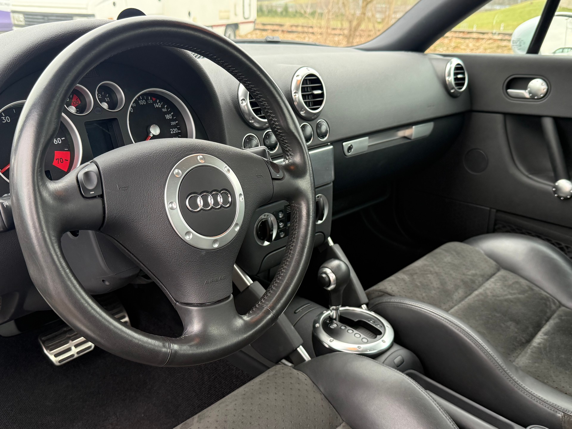 AUDI TT Coupé 1.8 T-image-15