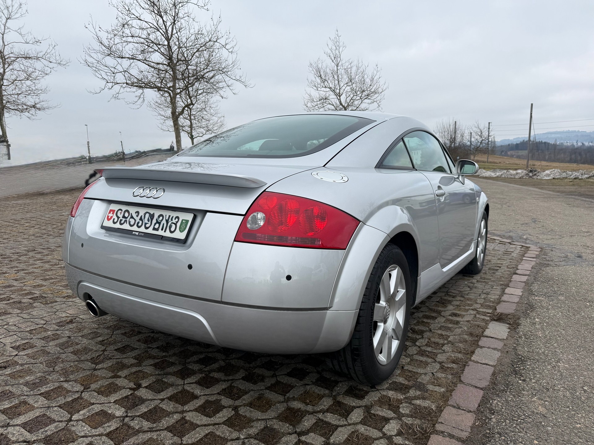 AUDI TT Coupé 1.8 T-image-12