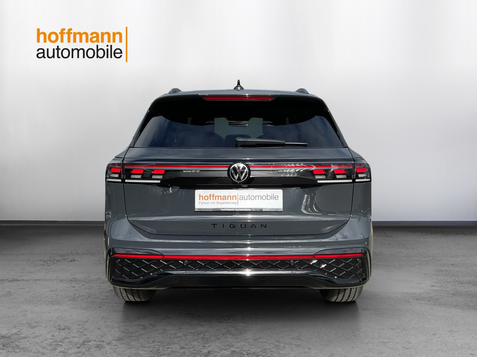 VW Tiguan 2.0 TSI DSG R-Line 4Motion-image-4