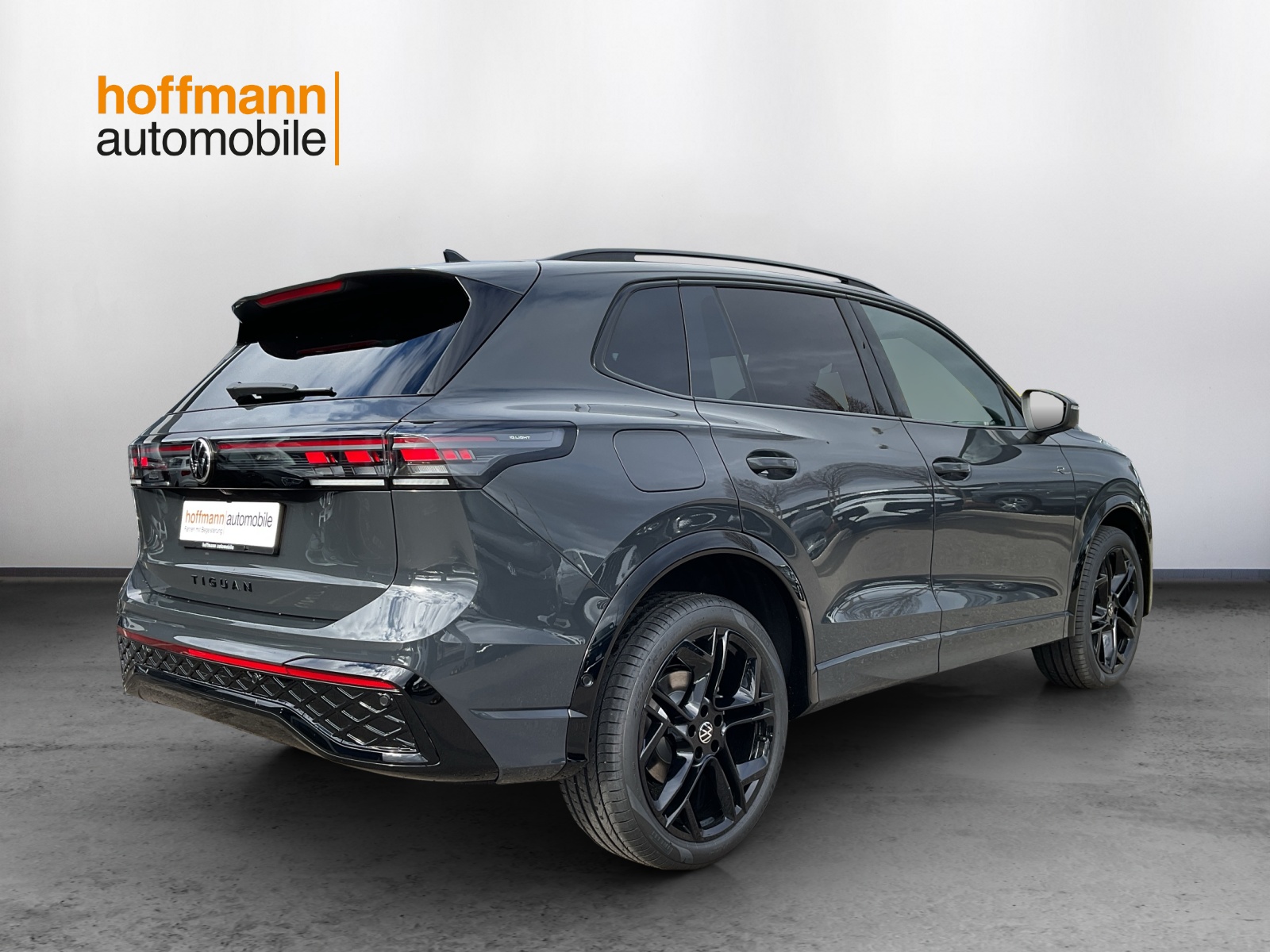 VW Tiguan 2.0 TSI DSG R-Line 4Motion-image-3