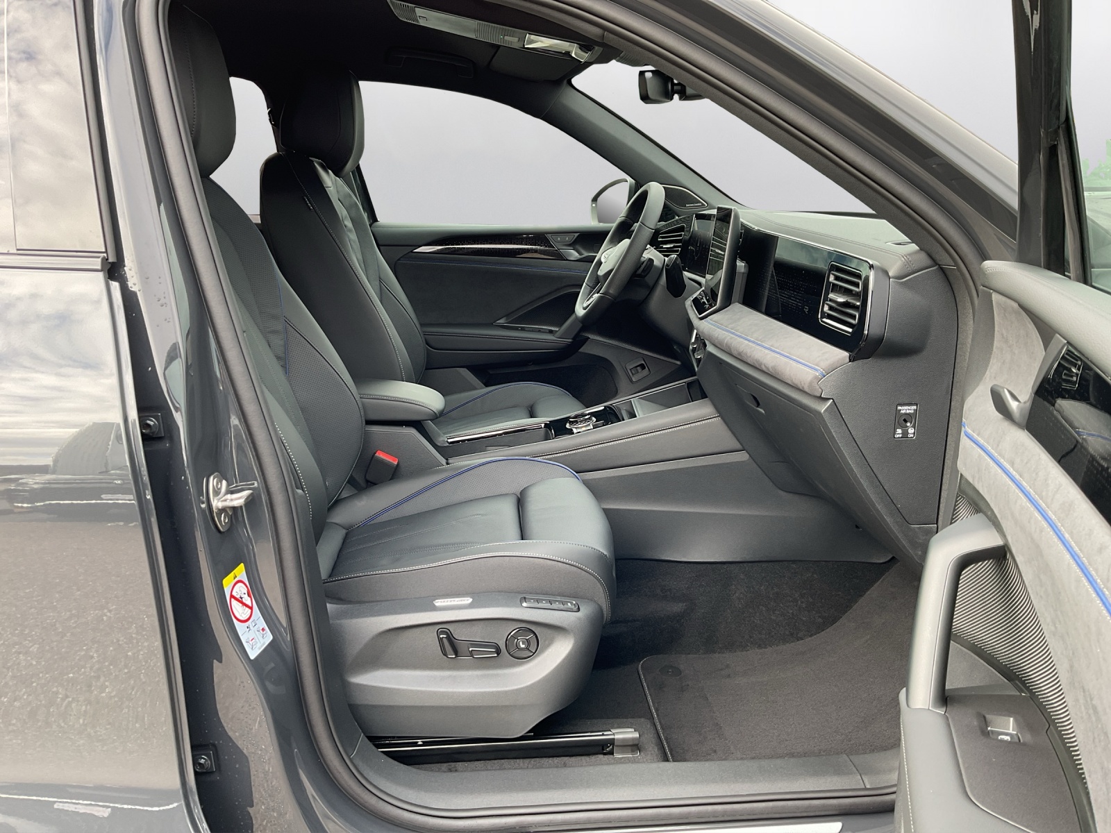 VW Tiguan 2.0 TSI DSG R-Line 4Motion-image-13