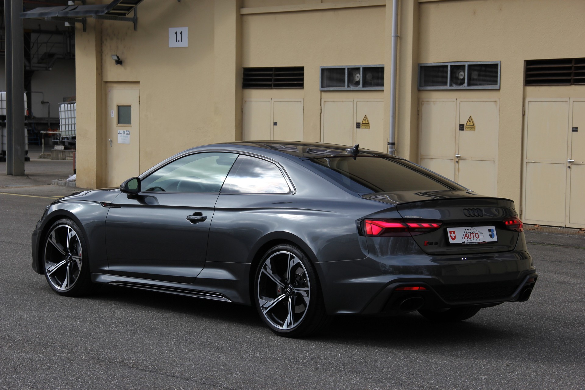 AUDI RS5 Coupé 2.9 TFSI quattro tiptronic-image-2