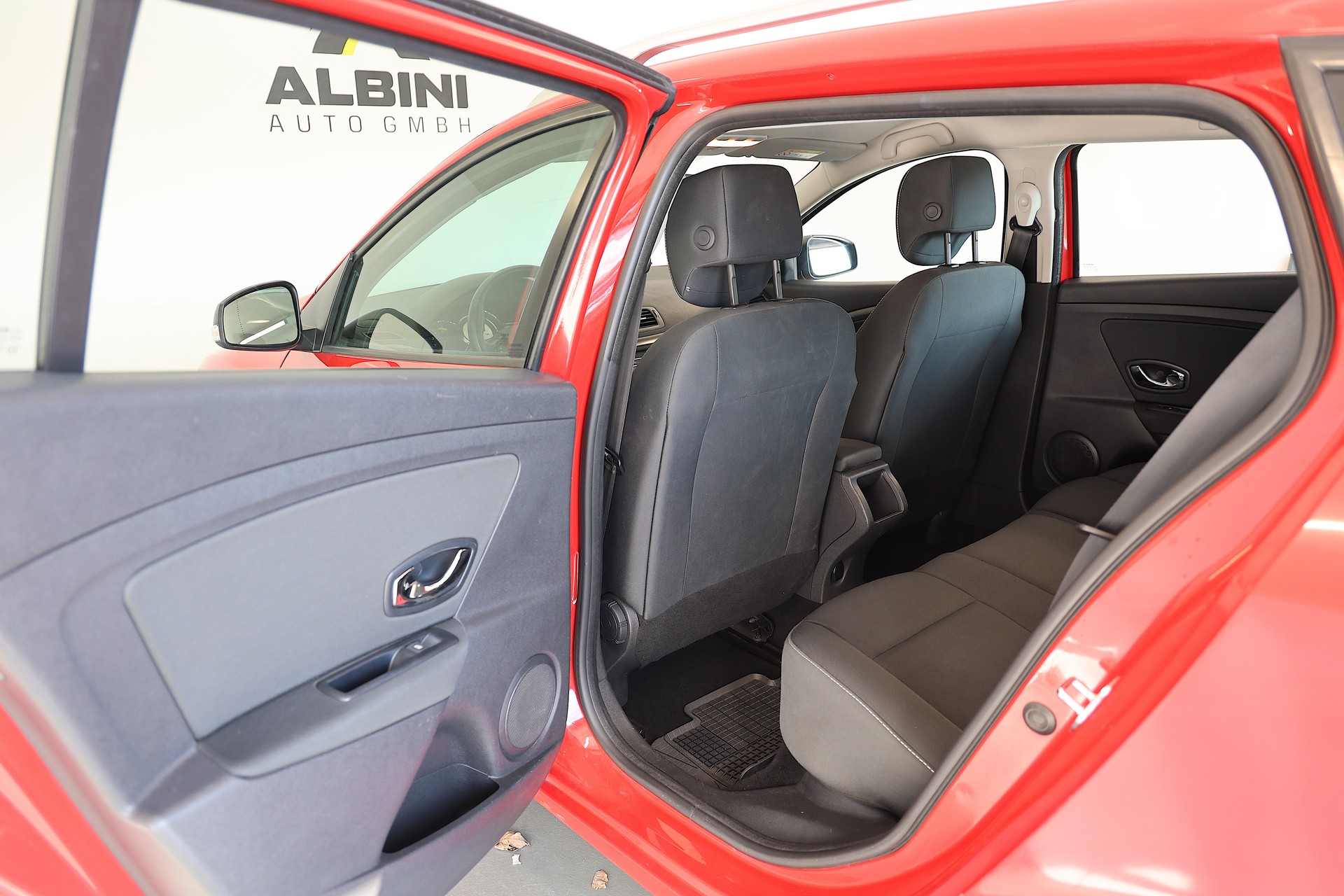 RENAULT Mégane Grandtour 1.5 dCi Expression-image-13